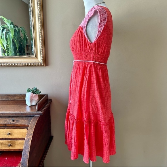 Vintage Free People Pink Red Crochet Smocked Mini Dress V-Neck Size 6 - Picture 6 of 9
